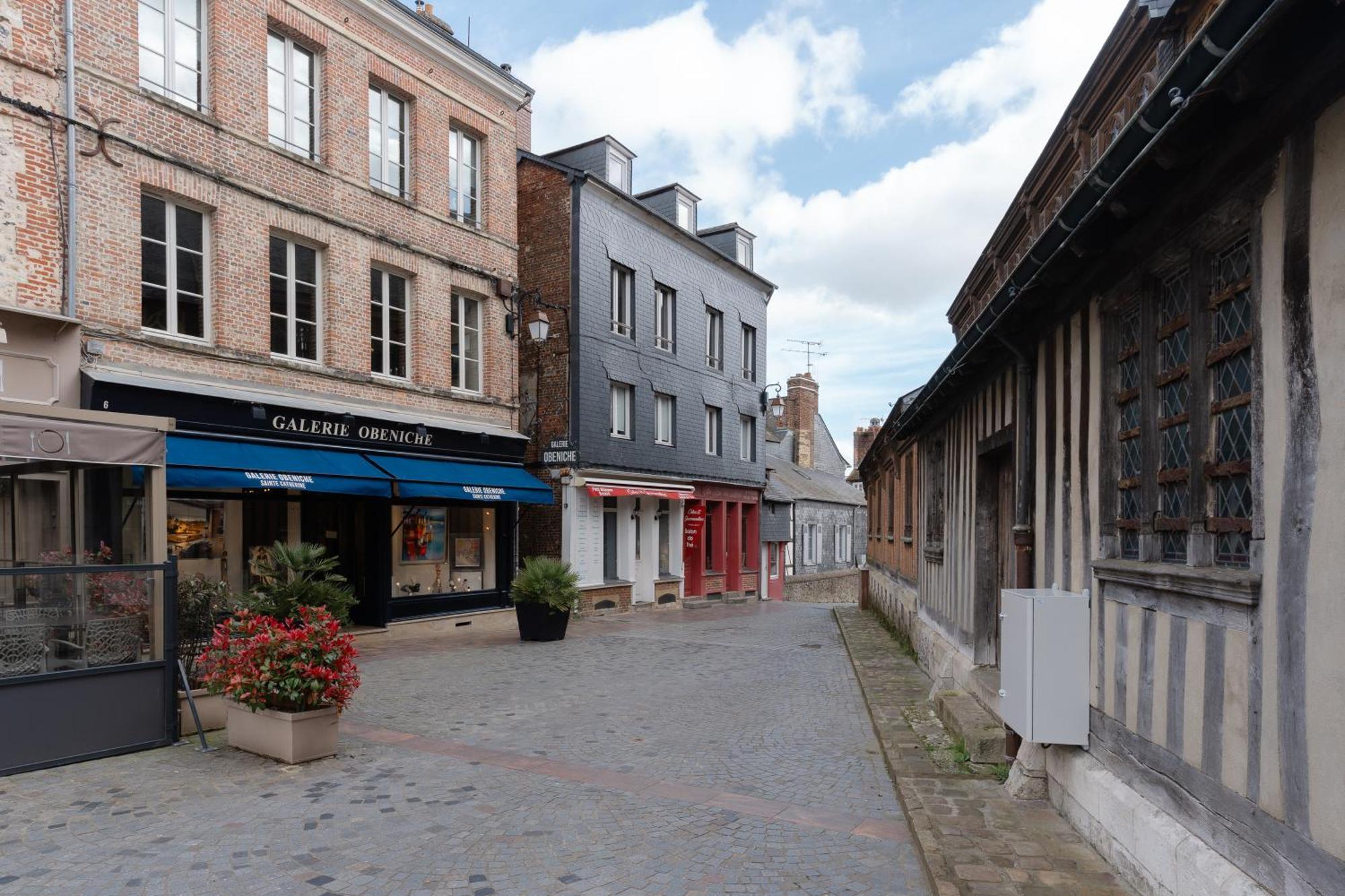 Studio Et Appartements Sainte Catherine Ονφλέρ Εξωτερικό φωτογραφία