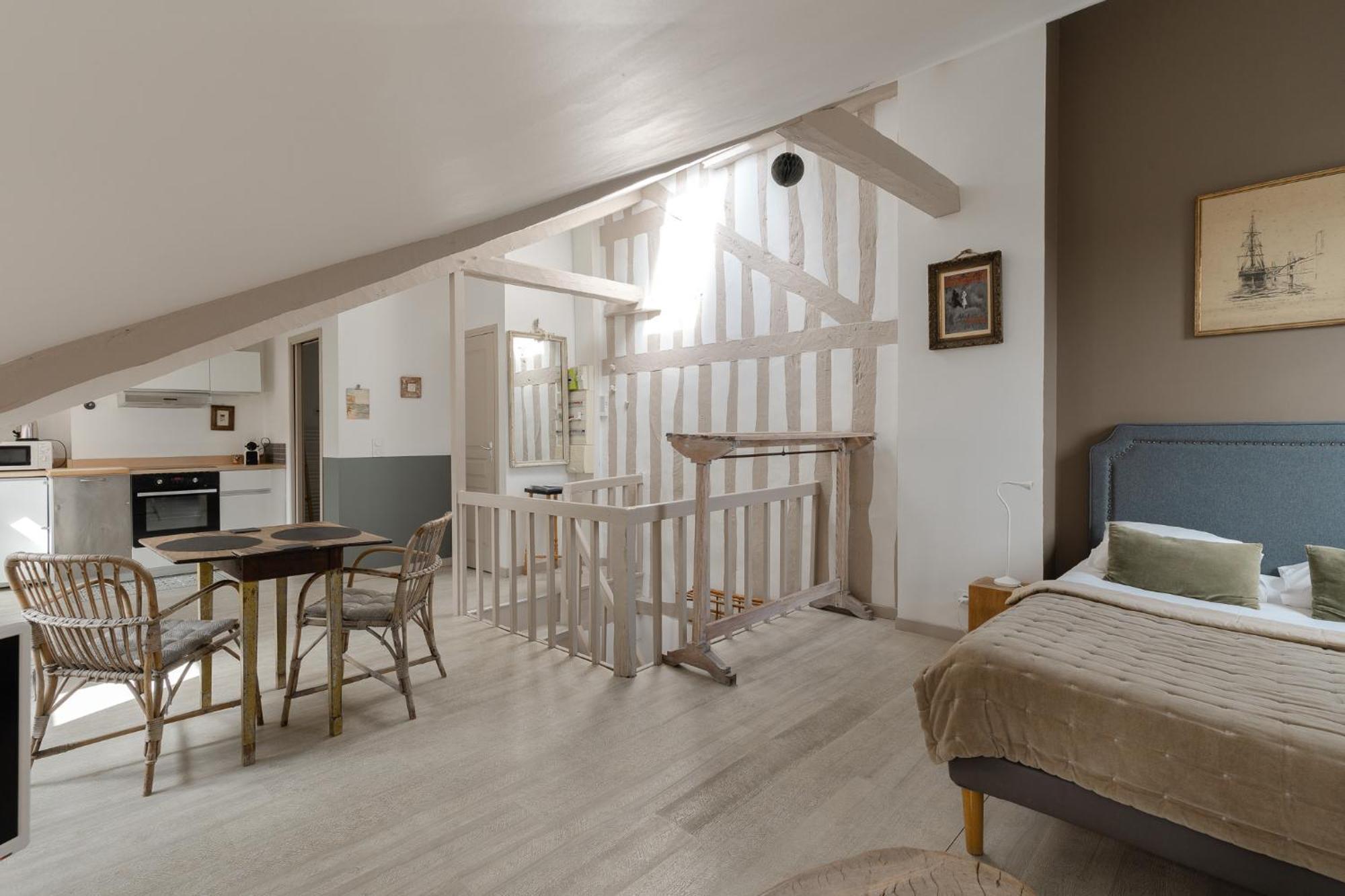 Studio Et Appartements Sainte Catherine Ονφλέρ Εξωτερικό φωτογραφία